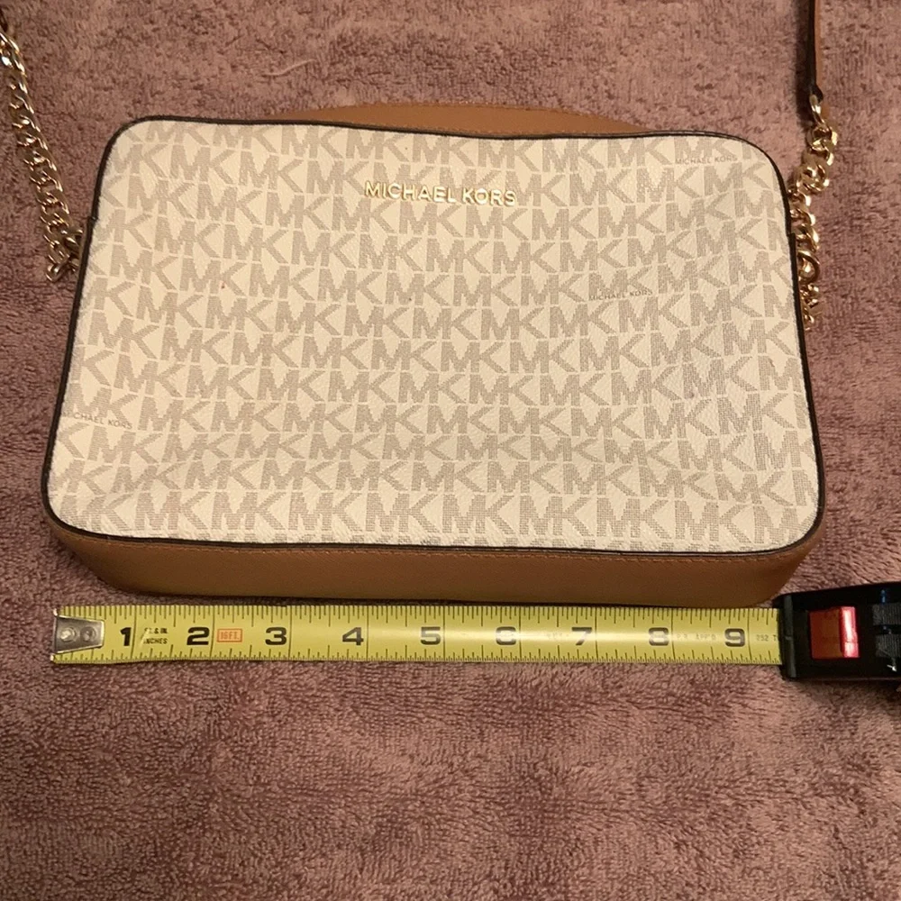 Michael Kors Crossbody - Picture 6 of 8